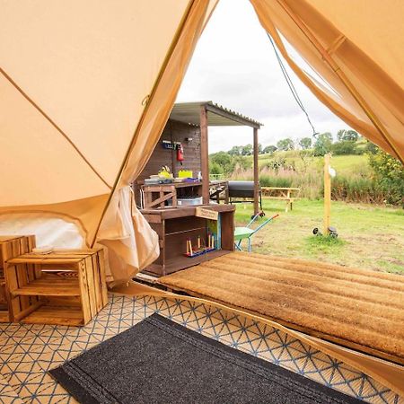 Roaches Retreat Family Glampsite, Rocky Reach Bell Tent With Outdoor Adventures And Campfire Nights Upper Hulme Exterior foto