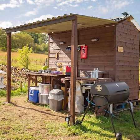 Roaches Retreat Family Glampsite, Rocky Reach Bell Tent With Outdoor Adventures And Campfire Nights Upper Hulme Exterior foto