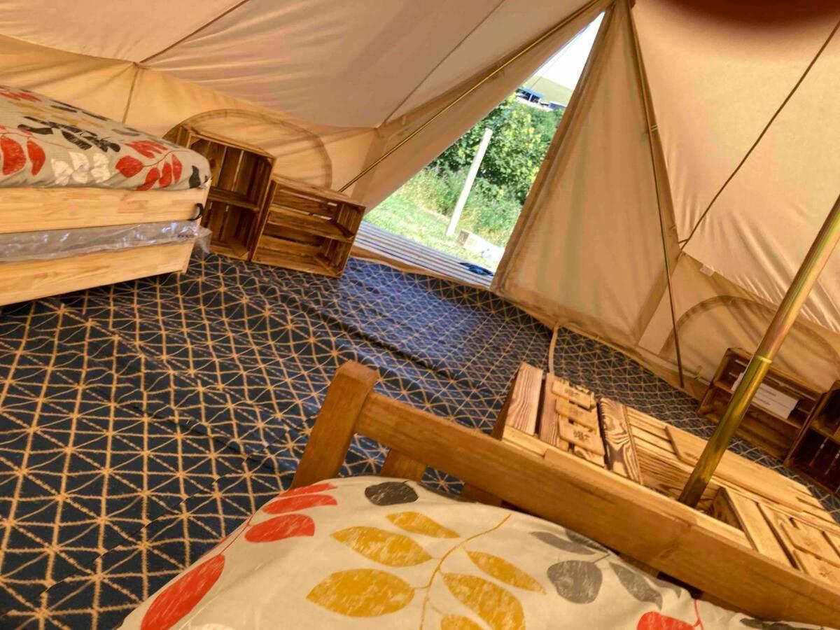 Roaches Retreat Family Glampsite, Rocky Reach Bell Tent With Outdoor Adventures And Campfire Nights Upper Hulme Exterior foto