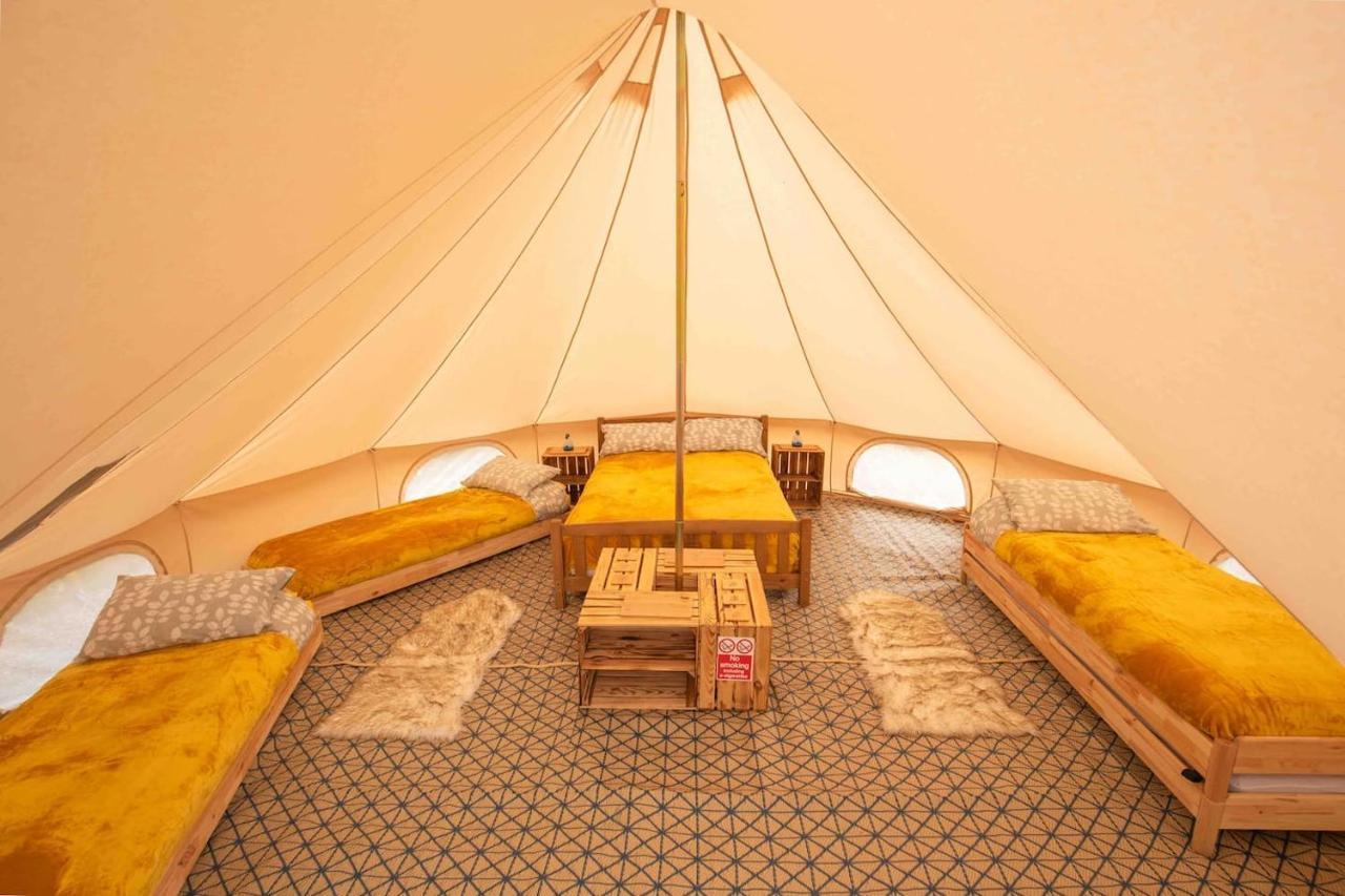 Roaches Retreat Family Glampsite, Rocky Reach Bell Tent With Outdoor Adventures And Campfire Nights Upper Hulme Exterior foto