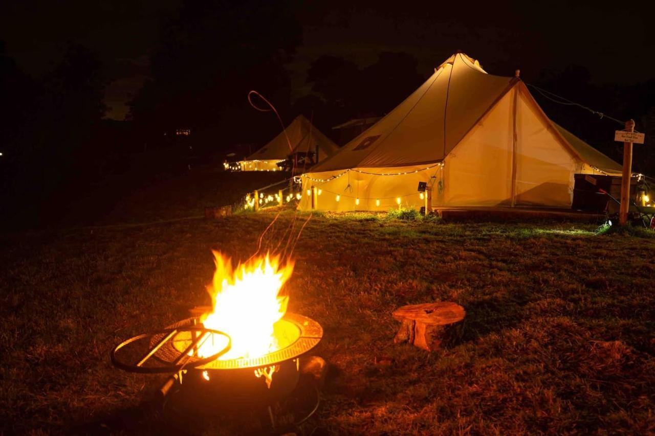 Roaches Retreat Family Glampsite, Rocky Reach Bell Tent With Outdoor Adventures And Campfire Nights Upper Hulme Exterior foto