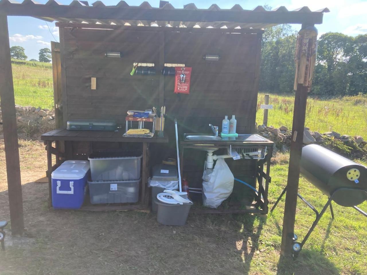Roaches Retreat Family Glampsite, Rocky Reach Bell Tent With Outdoor Adventures And Campfire Nights Upper Hulme Exterior foto