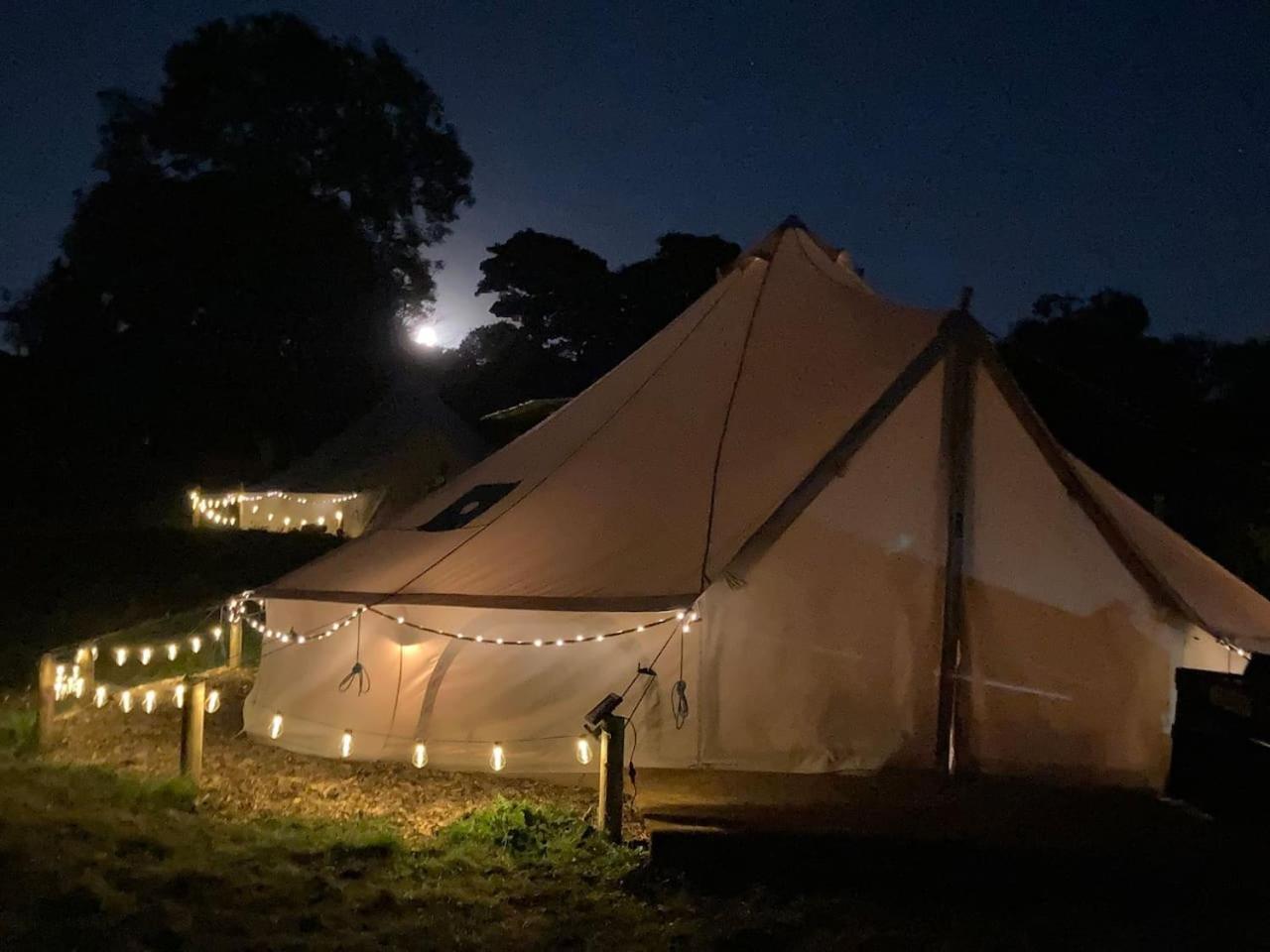 Roaches Retreat Family Glampsite, Rocky Reach Bell Tent With Outdoor Adventures And Campfire Nights Upper Hulme Exterior foto